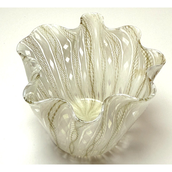 Vintage Murano White Aventurine Latticino Art Glass Fazzoletto Handkerchief Vase - Picture 3 of 5